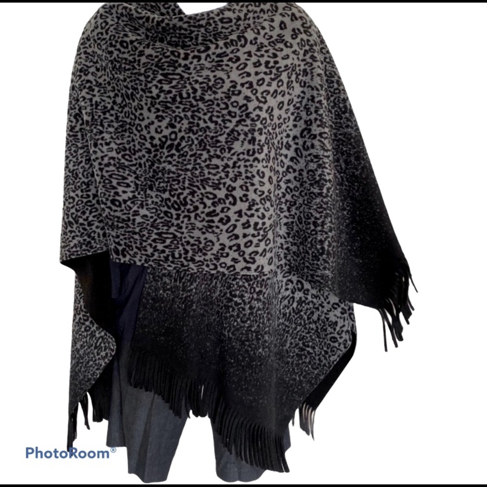 Lightweight Black Gray Versatile Wrap! - Picture 1 of 13